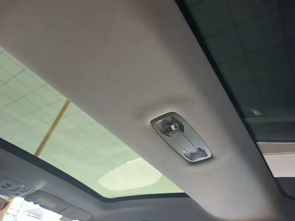Roewe i6 MAX New Energy — миниатюра 18