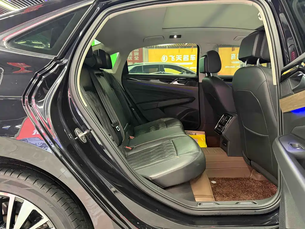 Volkswagen Passat 2020 330TSI Luxury VI