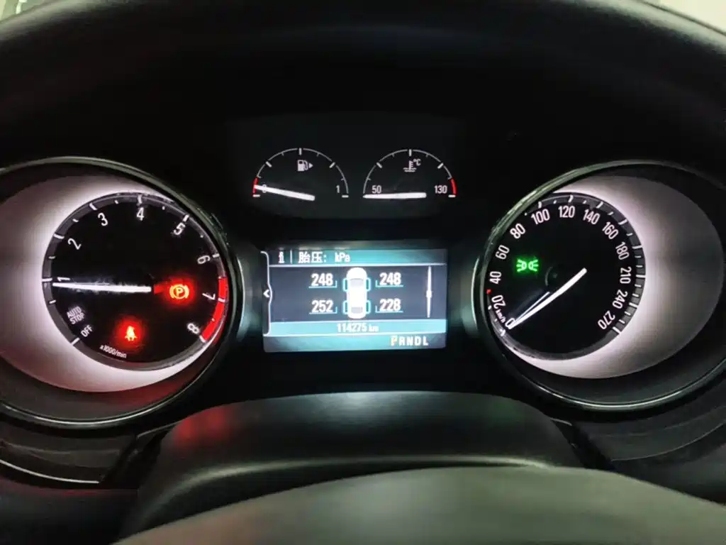 Buick Verano — миниатюра 12
