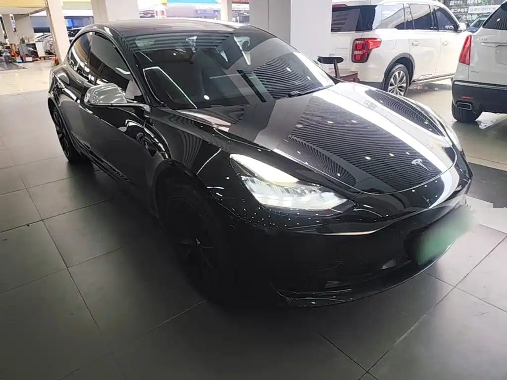 Tesla Model 3 — миниатюра 4