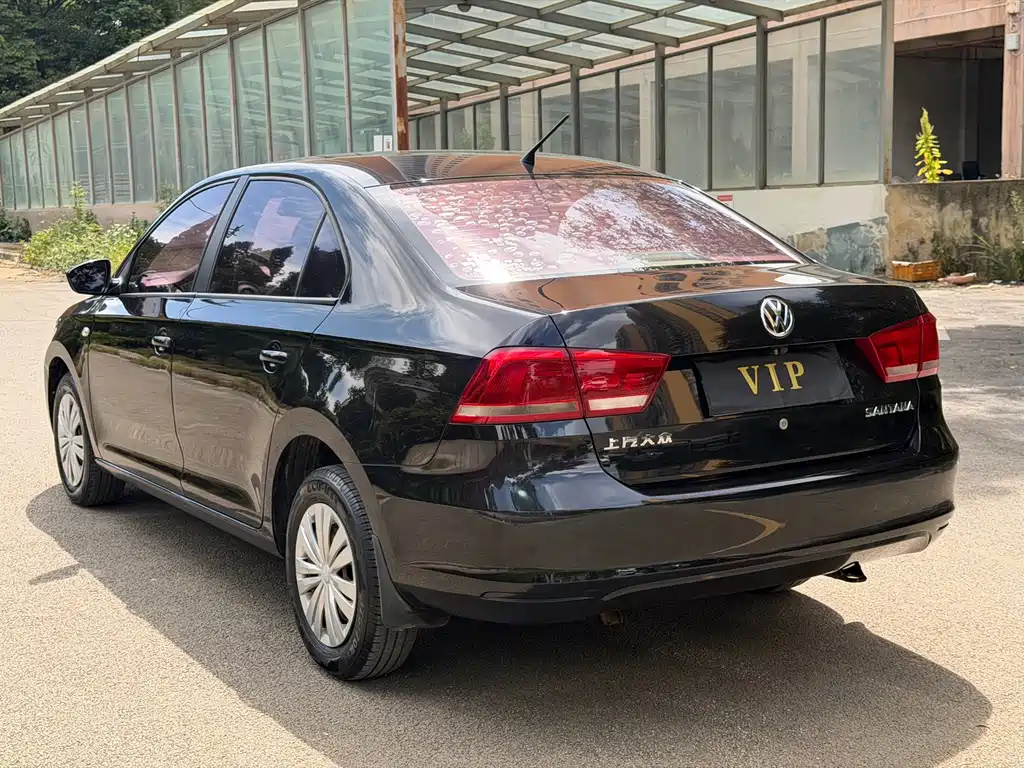 Volkswagen Santana — миниатюра 6