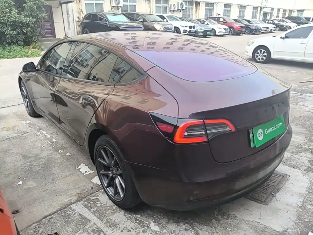 Tesla Model 3 — миниатюра 5