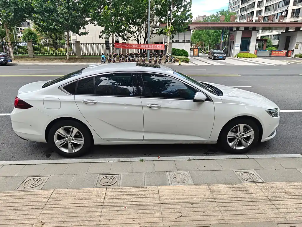 Buick Regal — миниатюра 11