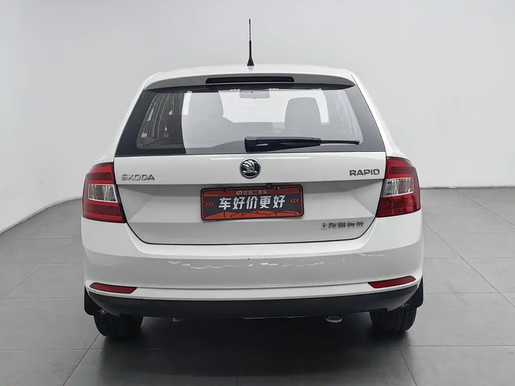 Skoda Rapid Spaceback — миниатюра 4