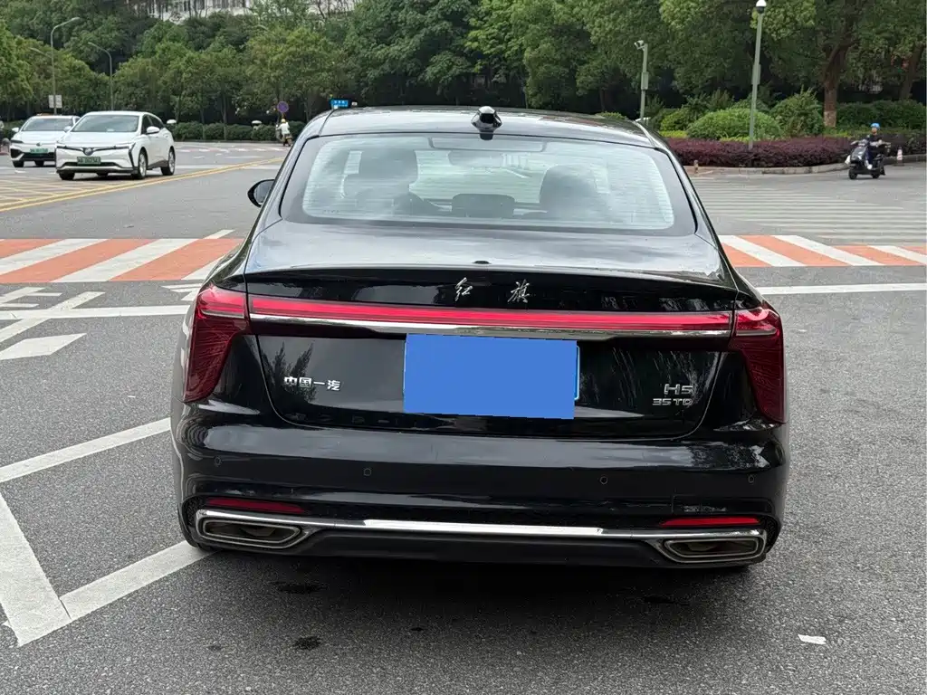 Hongqi Hongqi H5 — миниатюра 5