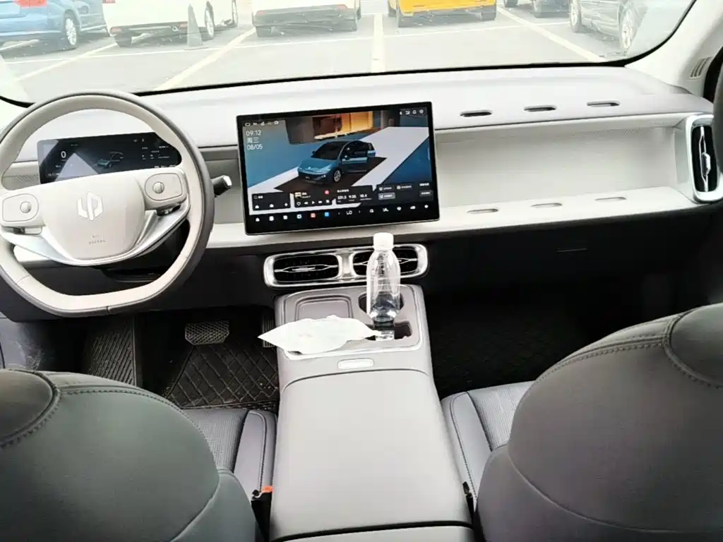 Leapmotor Ноль один. — миниатюра 10