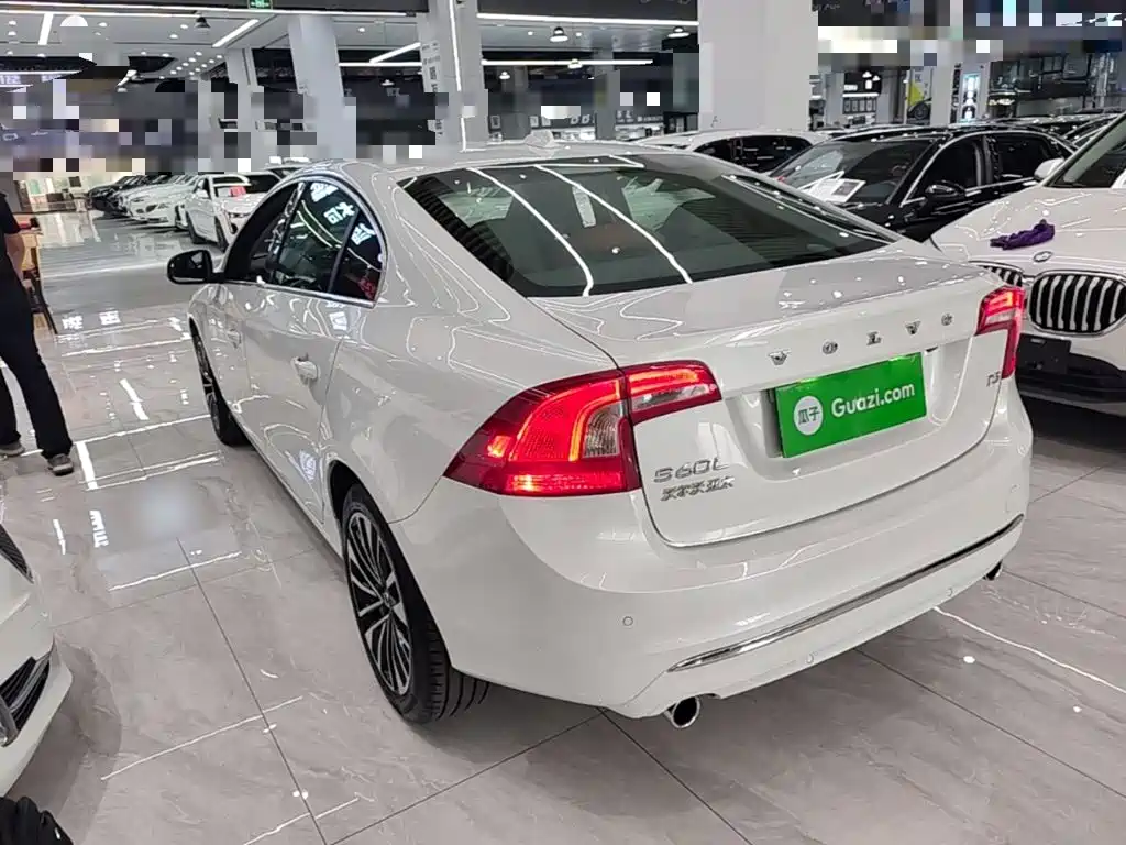 Volvo S60 — миниатюра 5