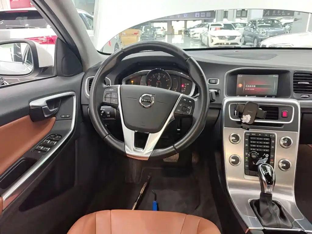 Volvo S60 — миниатюра 11