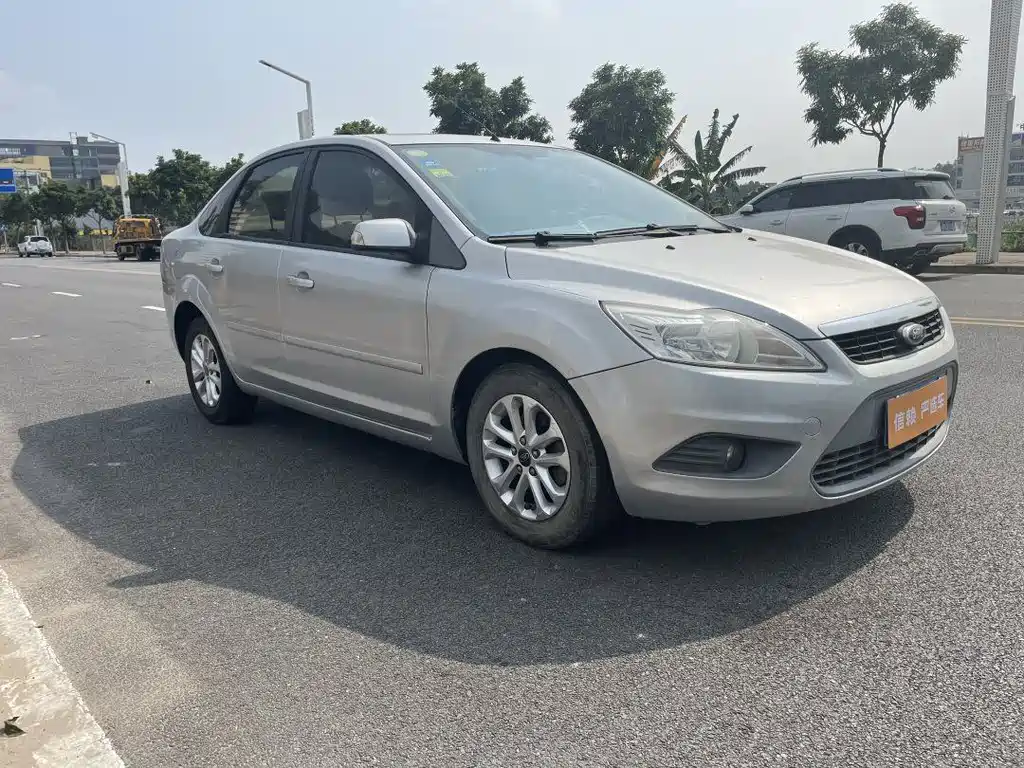 Ford Focus 2013 1.8L AT