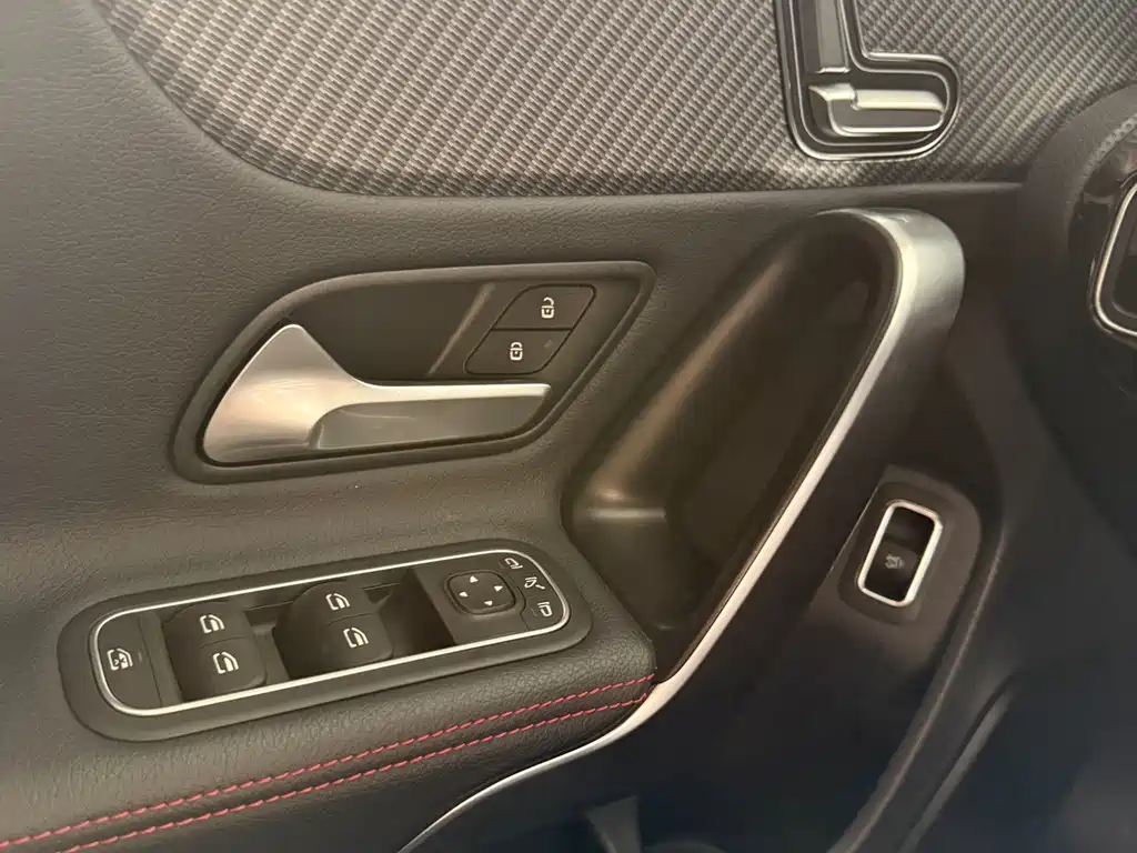 Mercedes-Benz A-Class — миниатюра 12