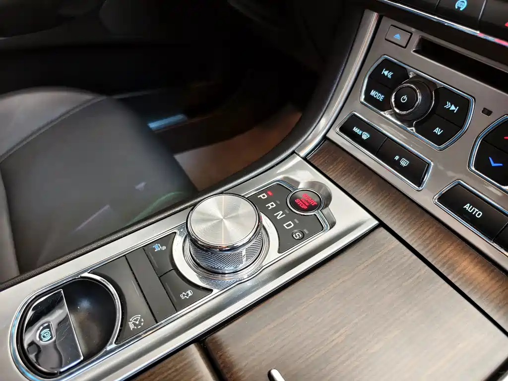 Jaguar XF — миниатюра 13