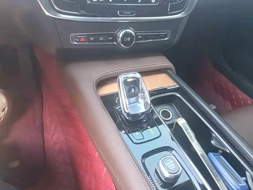 Volvo S90 — миниатюра 14