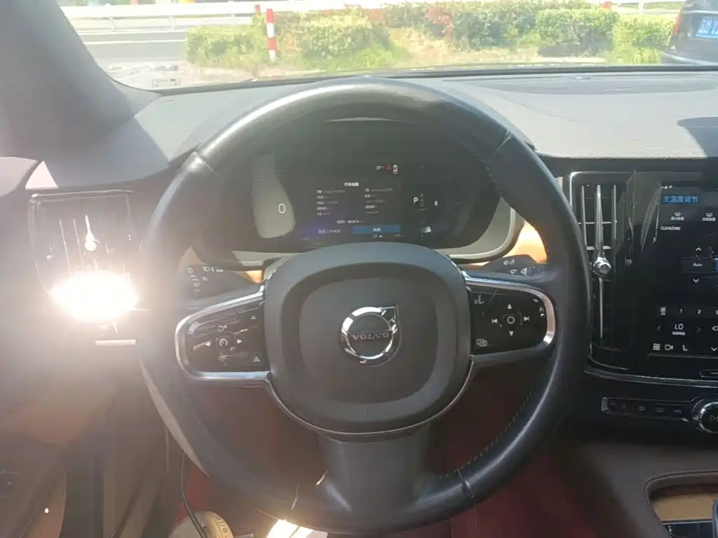 Volvo S90 — миниатюра 11