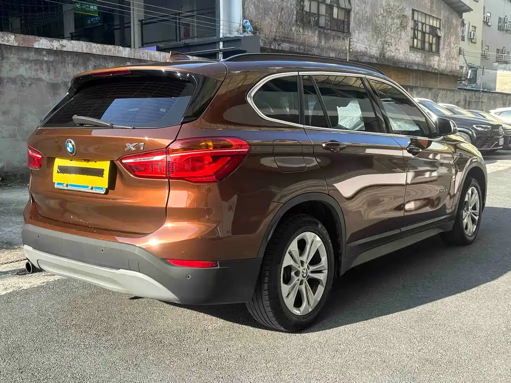 BMW X1
