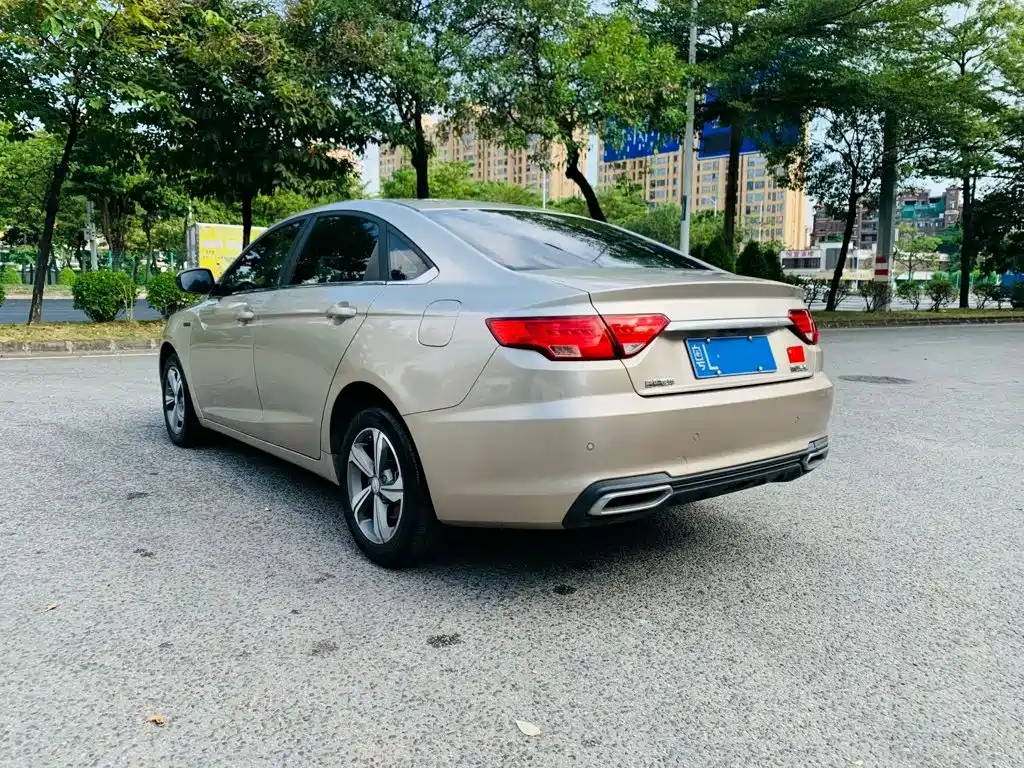 Geely Emgrand GL — миниатюра 10