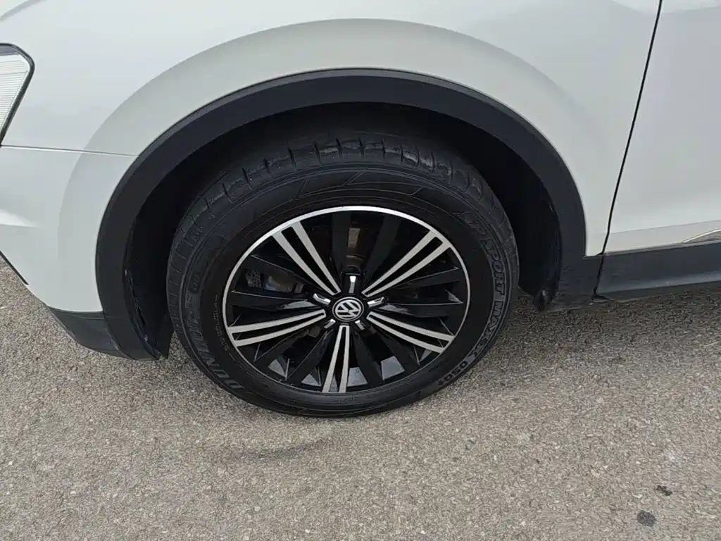 Volkswagen Tiguan L — миниатюра 23