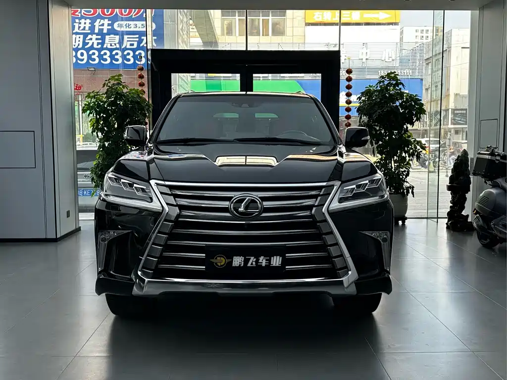 Lexus LX 570 Premium Luxury Edition, фото 2
