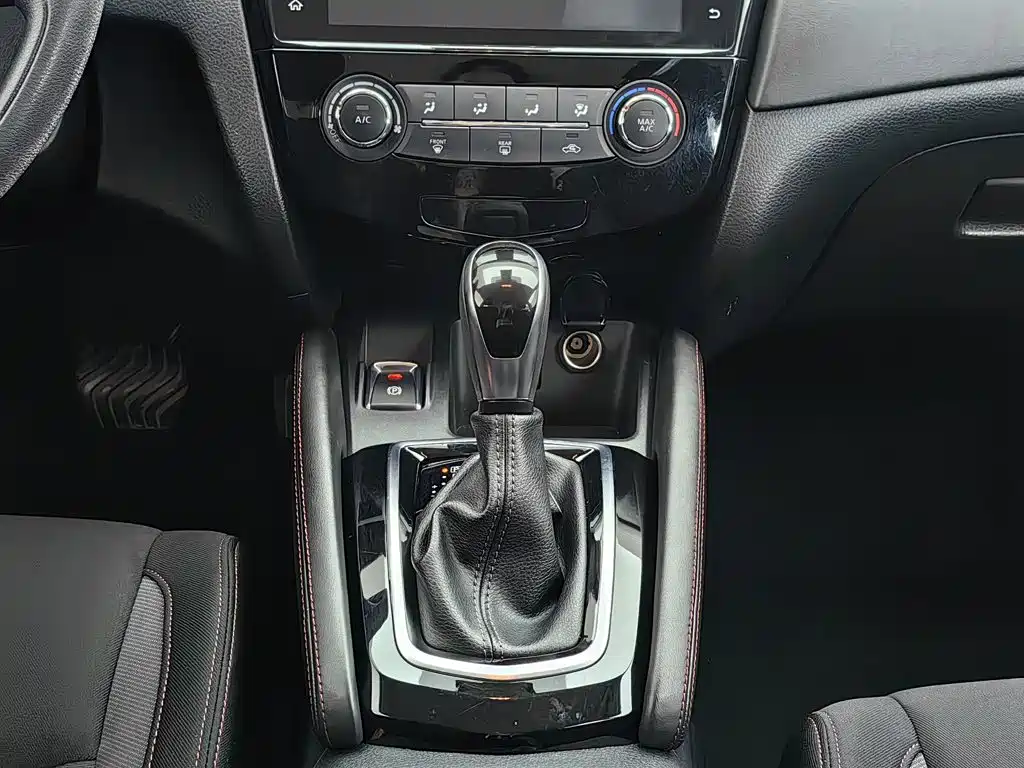 Nissan Qashqai — миниатюра 13
