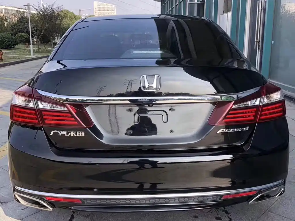Honda Accord — миниатюра 6