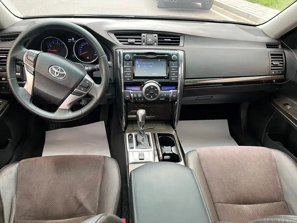 Toyota Reiz 2013 2.5V