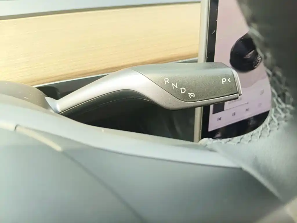 Tesla Model 3 — миниатюра 14