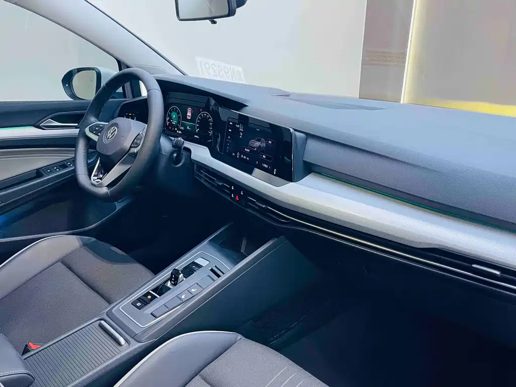 Volkswagen Golf — миниатюра 6