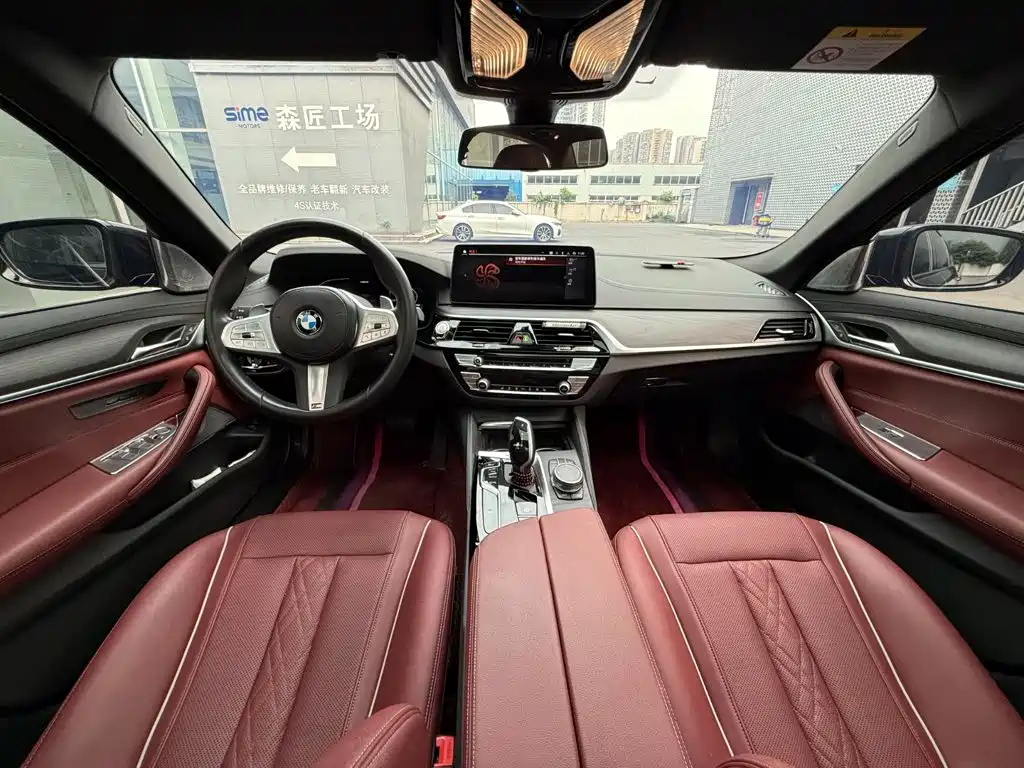 BMW 5 Series — миниатюра 7