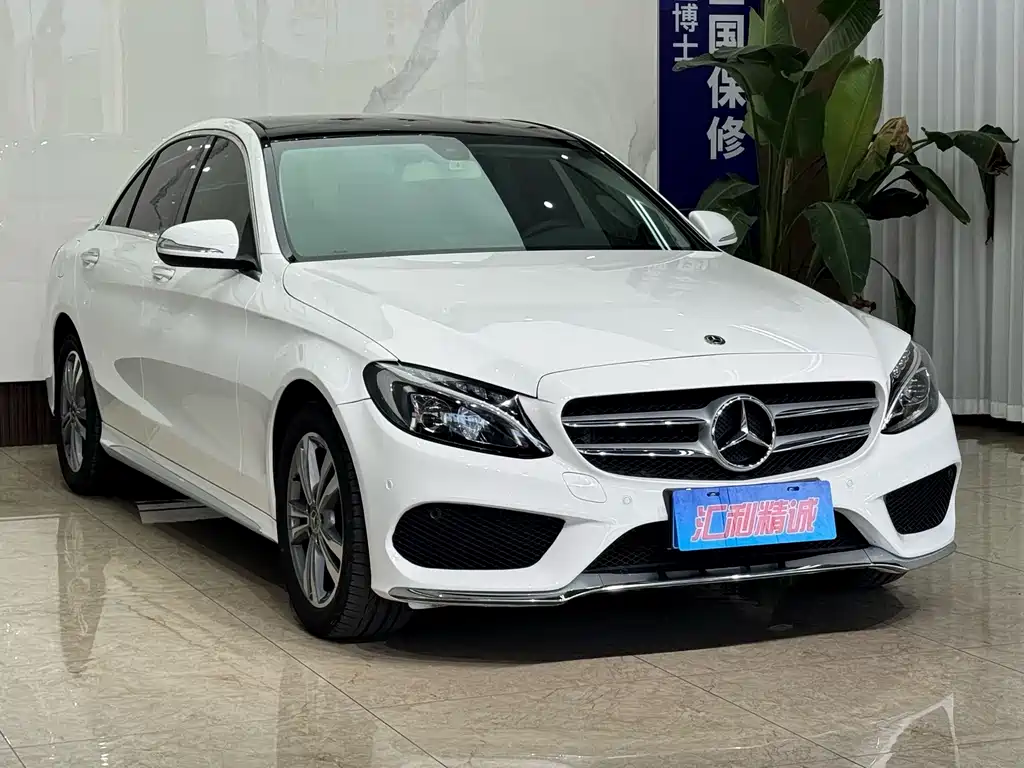 Mercedes-Benz C-Class — миниатюра 3