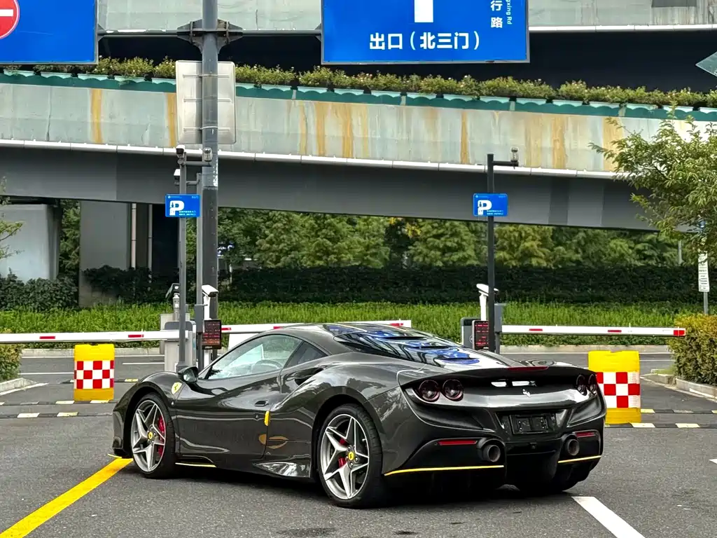 Ferrari F8 — миниатюра 9