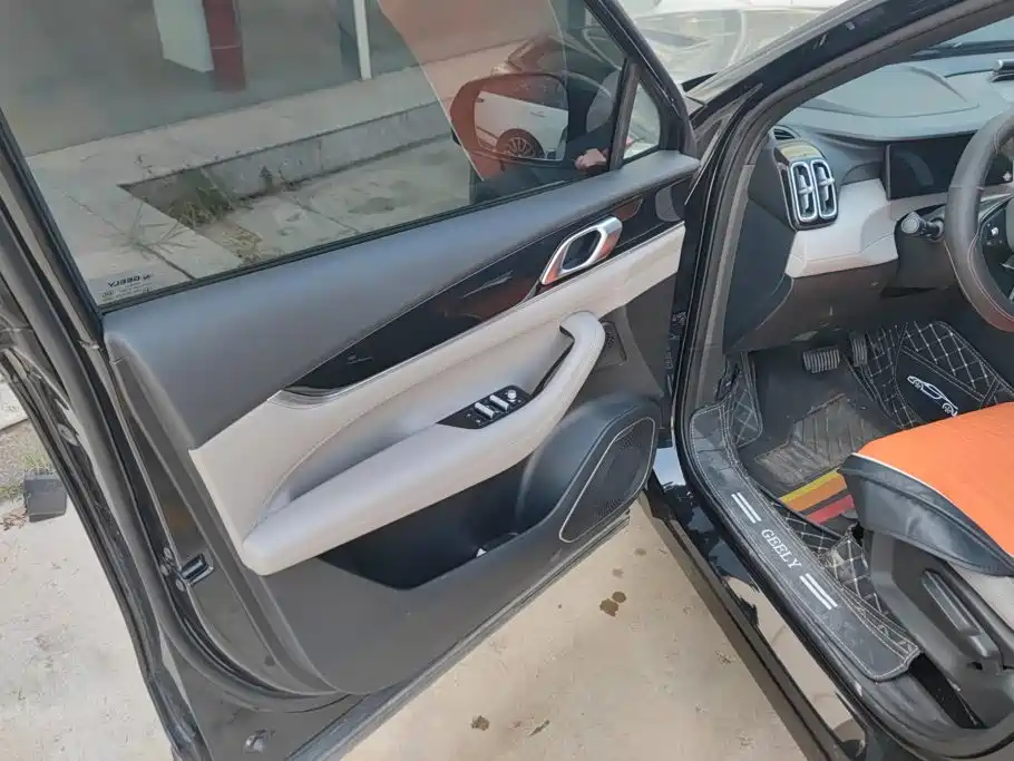 Geely Boyue L — миниатюра 7