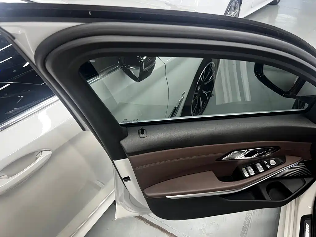 BMW 3 Series — миниатюра 5