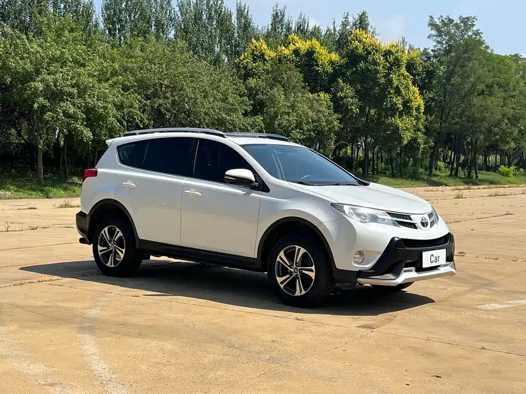 Toyota RAV4 — миниатюра 3
