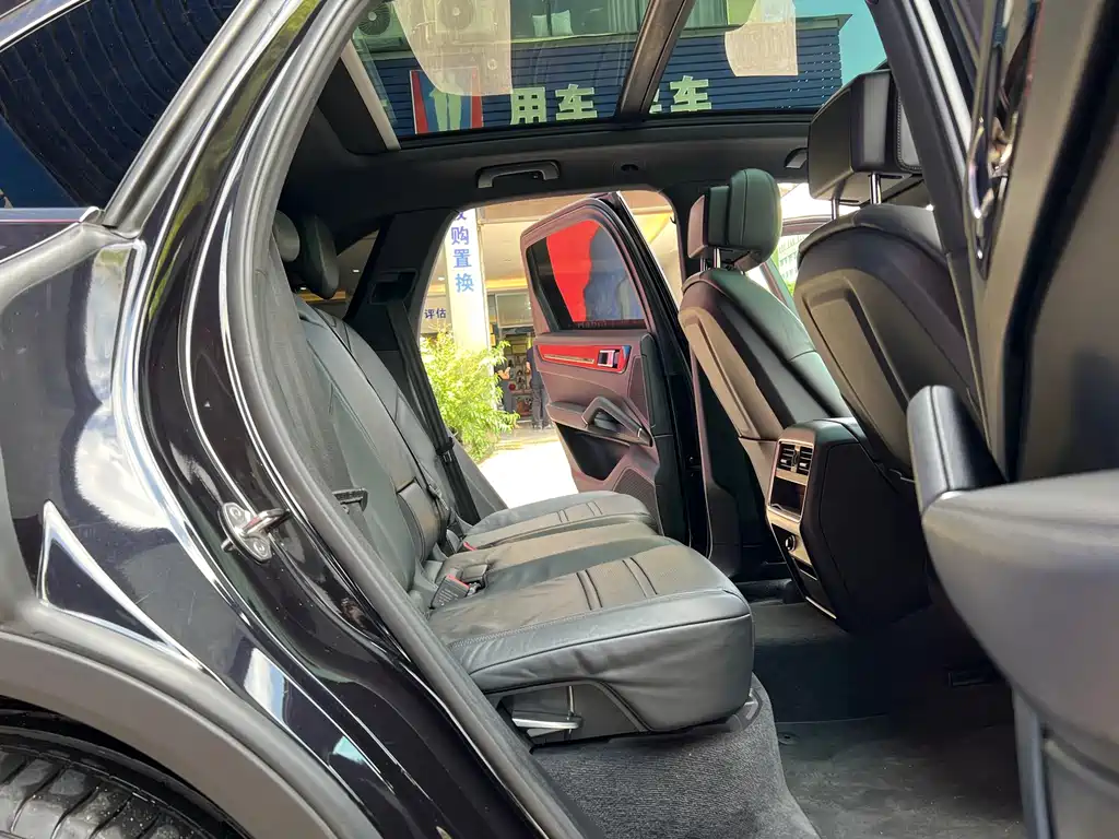 Porsche Cayenne — миниатюра 4