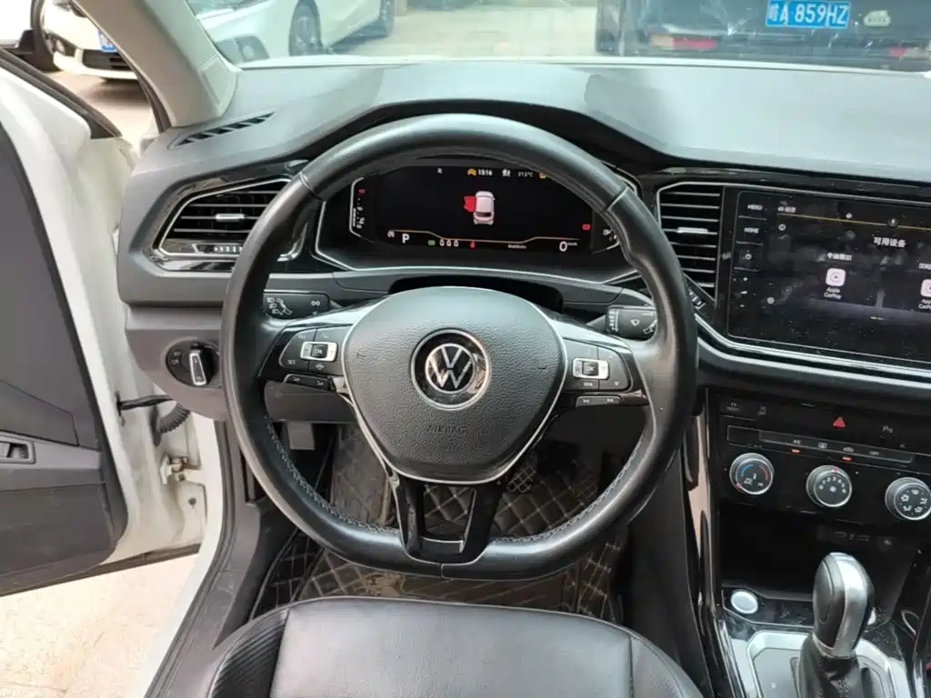 Volkswagen T-Roc — миниатюра 11