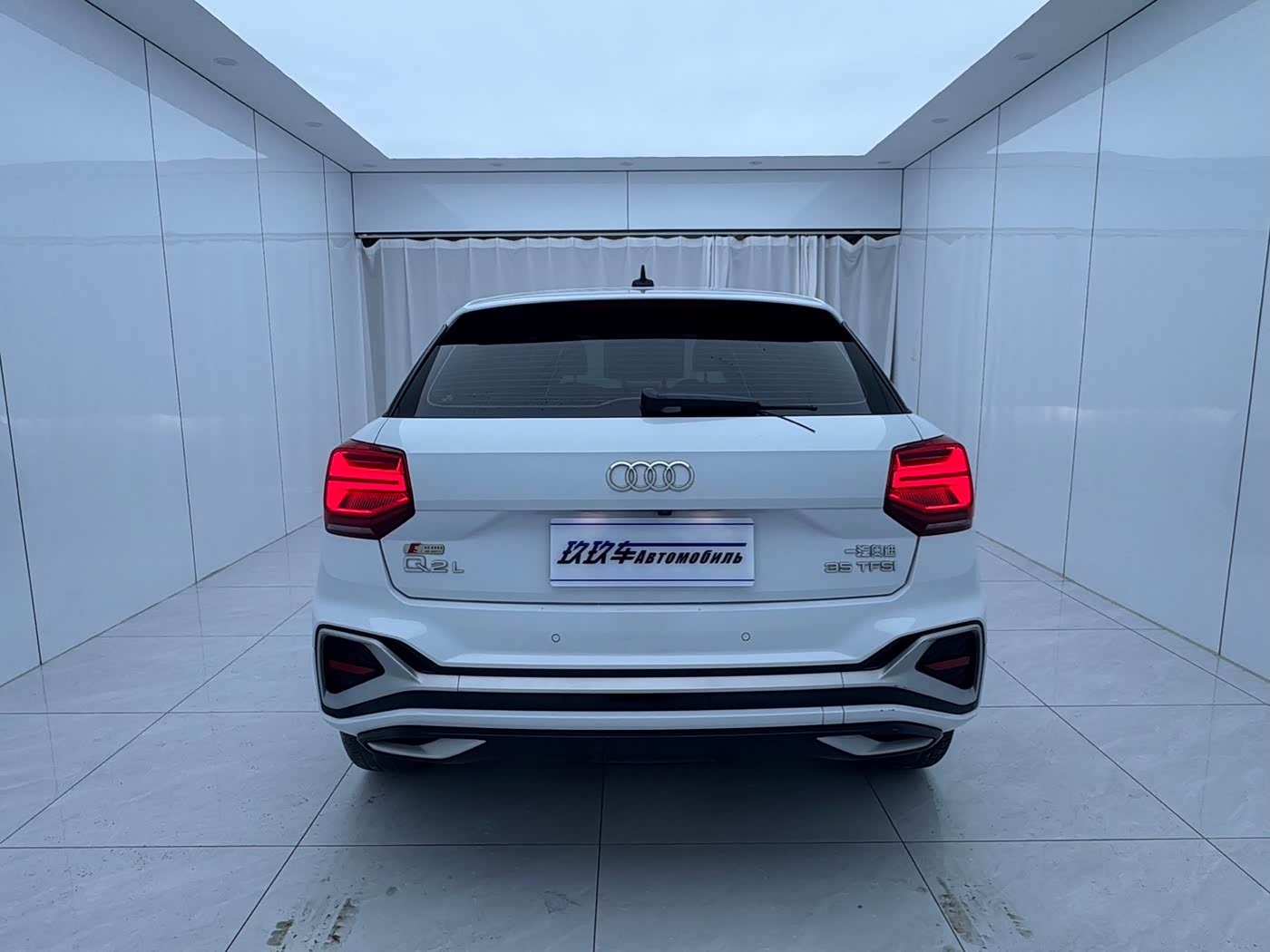 Audi Q2L 1.4 л 2022 г. Белый, пробег 39000 км