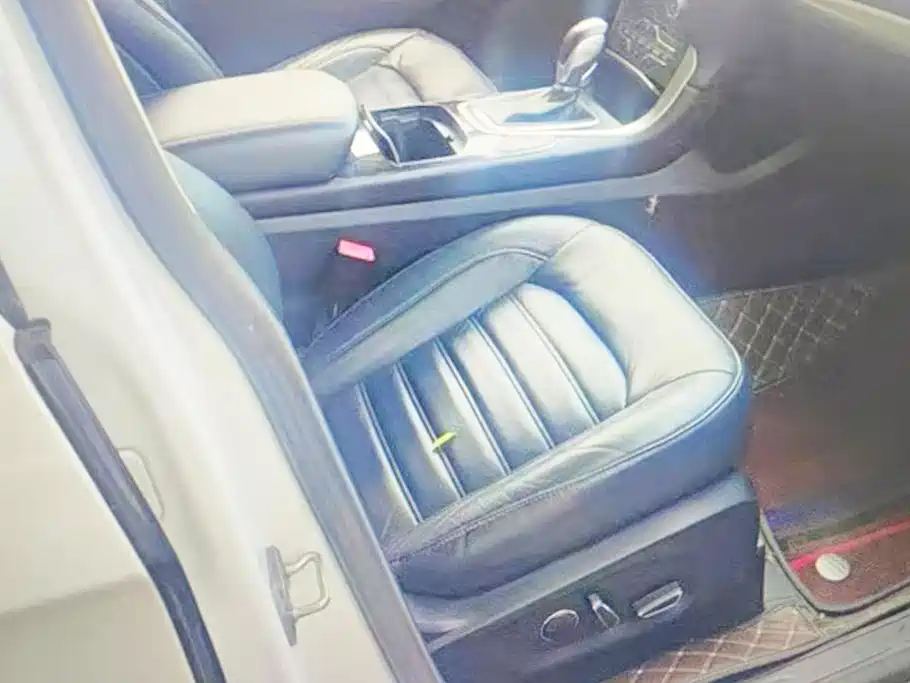 Ford Edge — миниатюра 8