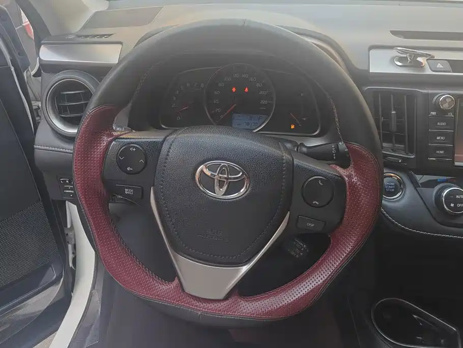 Toyota RAV4 — миниатюра 15