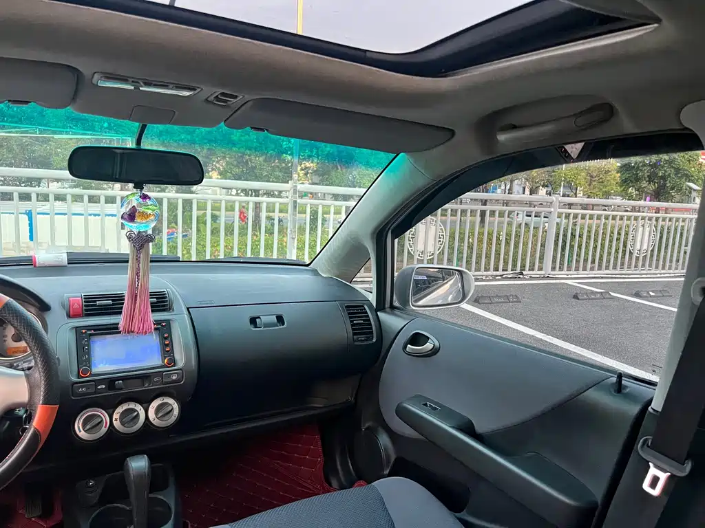 Honda Fit — миниатюра 9