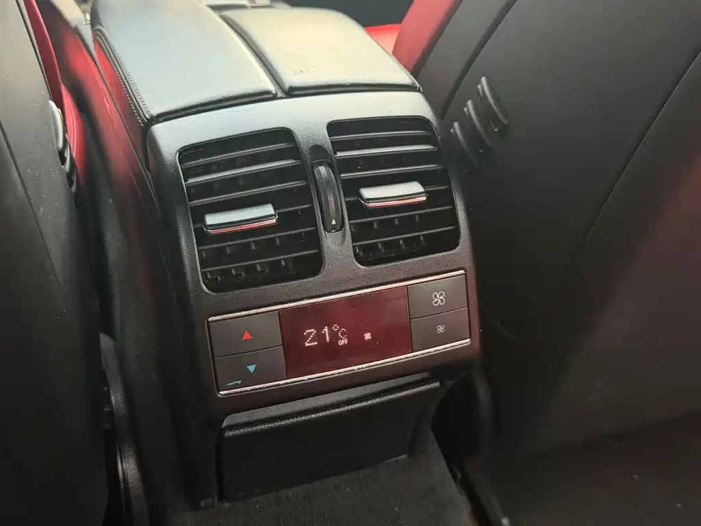 Mercedes-Benz C-Class AMG — миниатюра 11