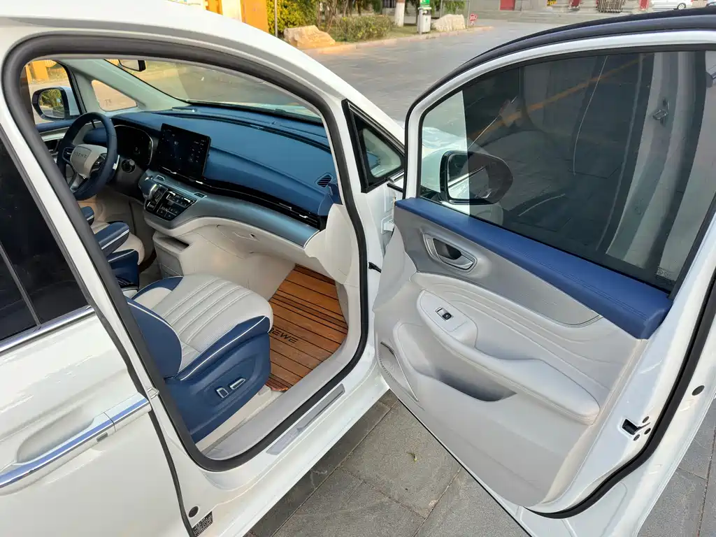 Roewe iMAX8 — миниатюра 21