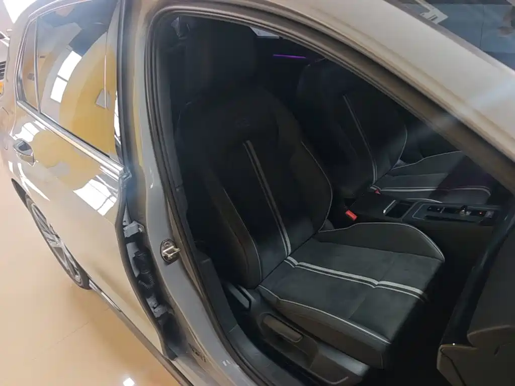 Volkswagen Golf — миниатюра 25