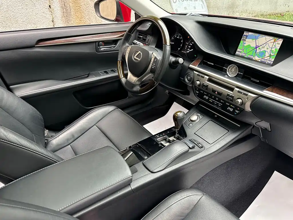 Lexus ES — миниатюра 25