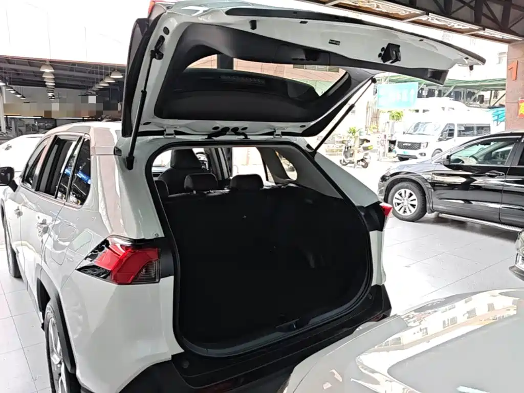 Toyota RAV4 — миниатюра 19