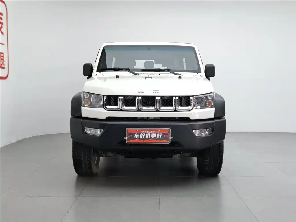 BAIC BJ40 2016 40L 2.0T MT Luxury