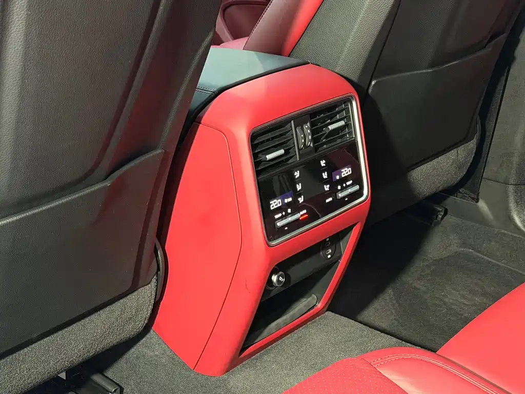 Porsche Cayenne — миниатюра 21