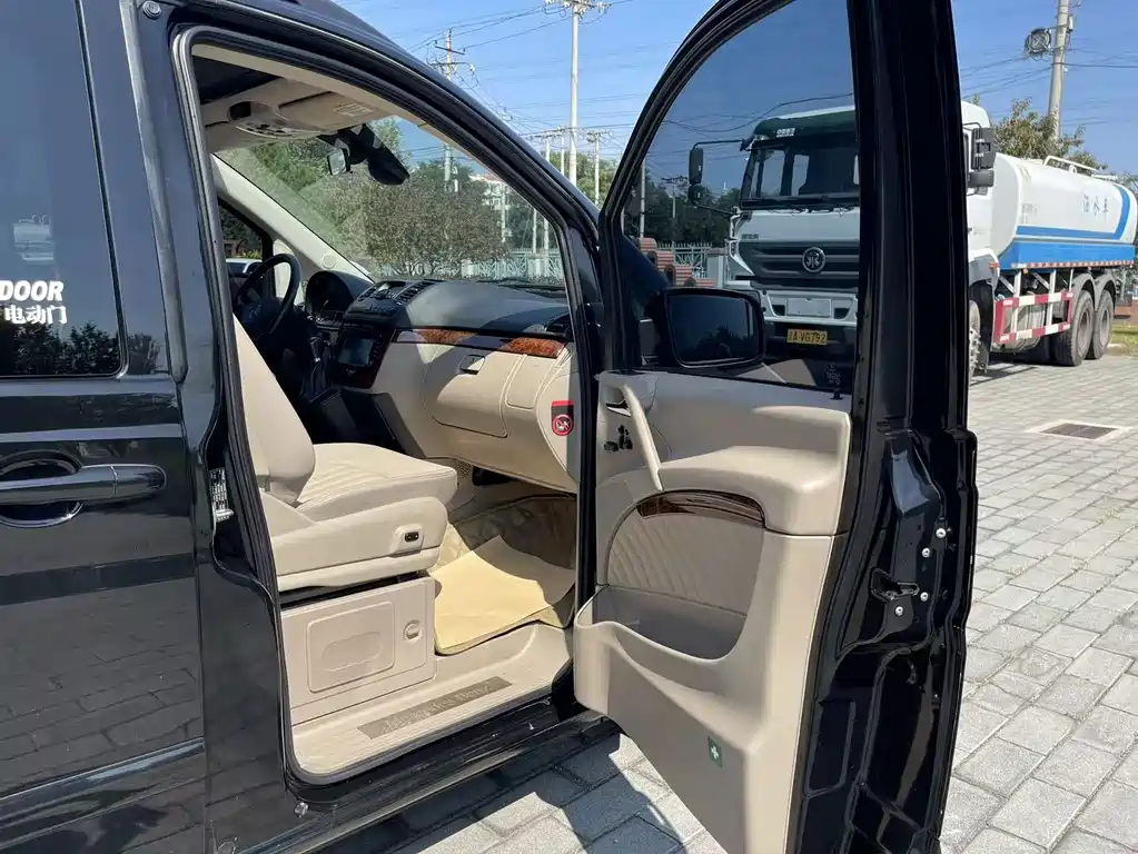 Mercedes-Benz Viano — миниатюра 14