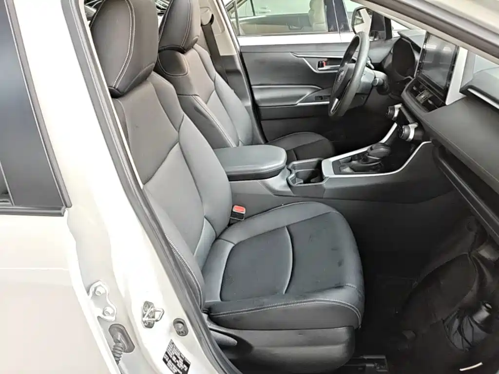Toyota RAV4 — миниатюра 25