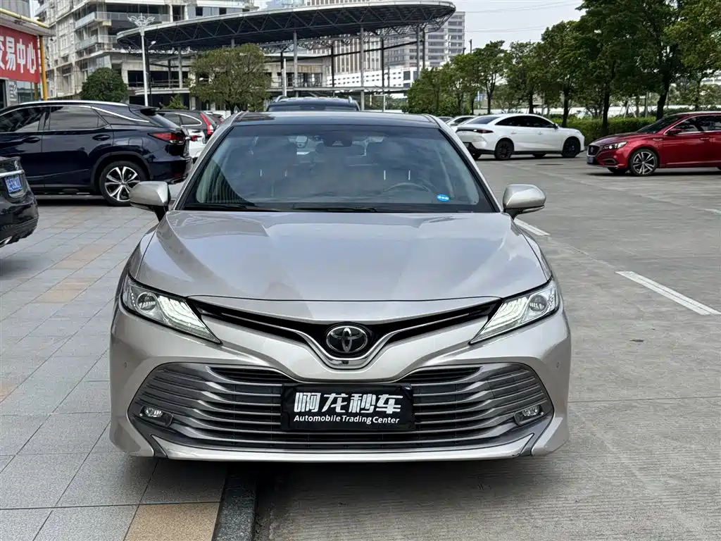 Toyota Camry — миниатюра 2