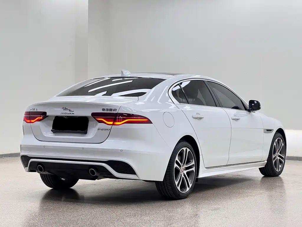 Jaguar XEL — миниатюра 6