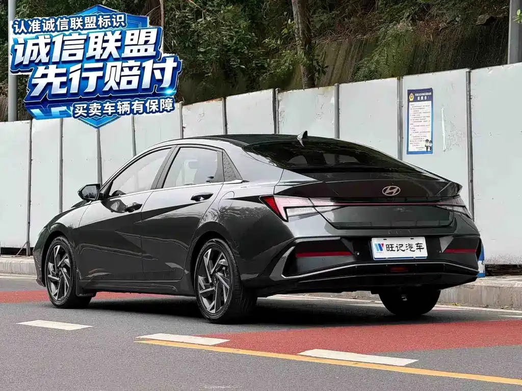 Hyundai Elantra — миниатюра 8